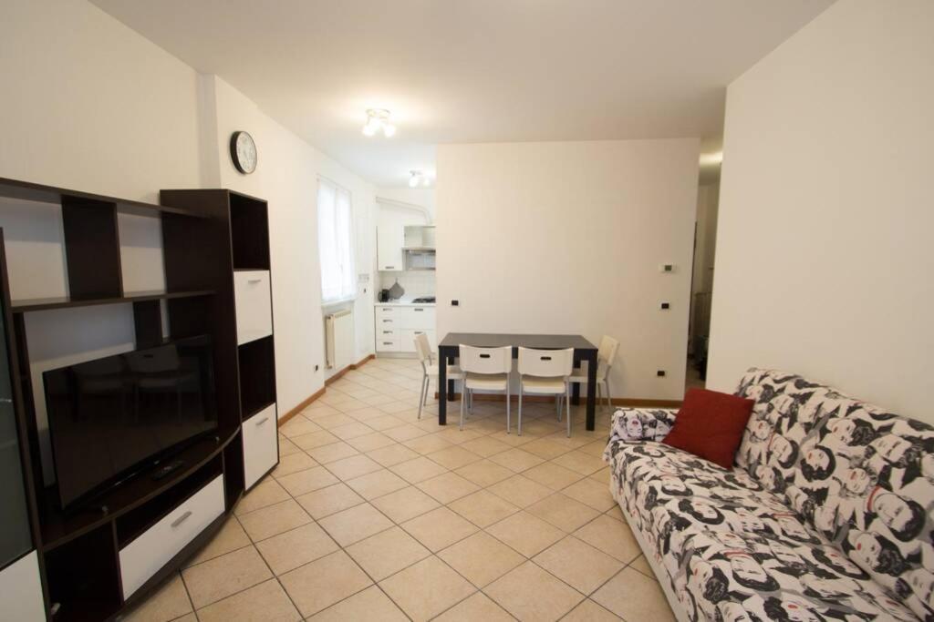 Appartamento Ristrutturato Con Terrazzo ヴァラッツェ エクステリア 写真