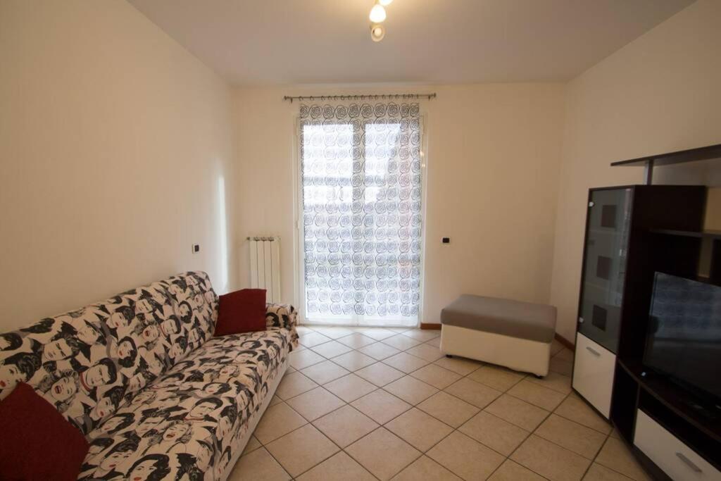 Appartamento Ristrutturato Con Terrazzo ヴァラッツェ エクステリア 写真