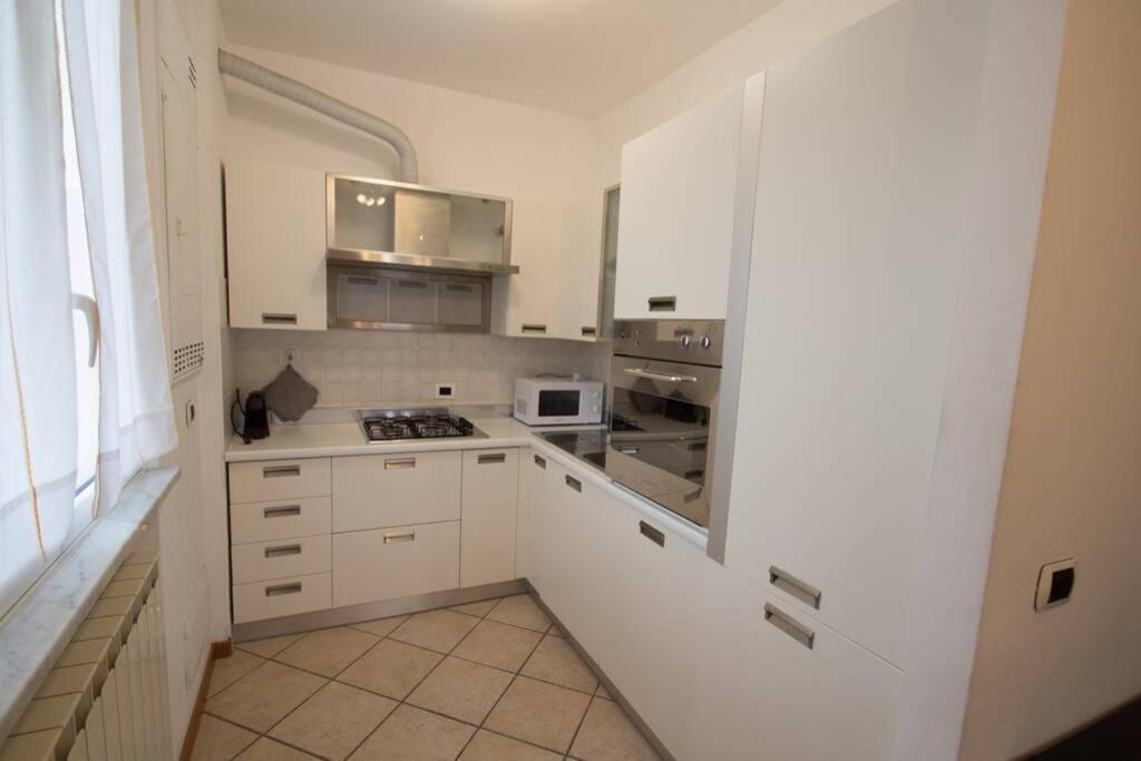 Appartamento Ristrutturato Con Terrazzo ヴァラッツェ エクステリア 写真