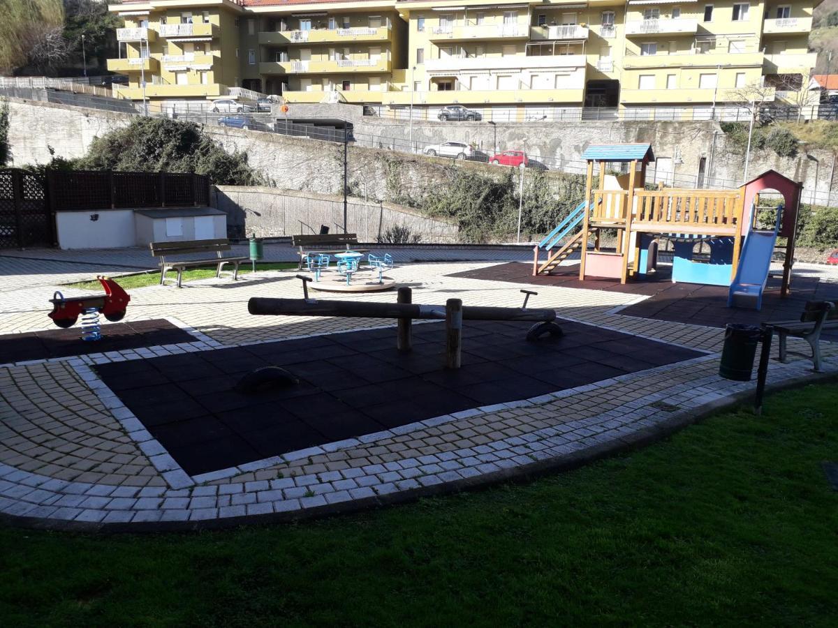 Appartamento Ristrutturato Con Terrazzo ヴァラッツェ エクステリア 写真